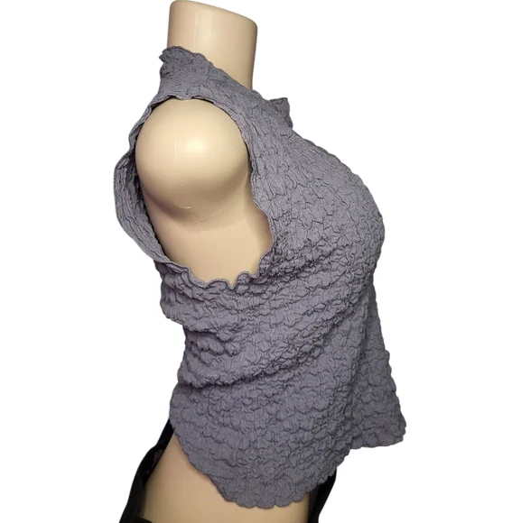 Zara Textured Gray Sleeveless Blouse - Picture 2 of 5